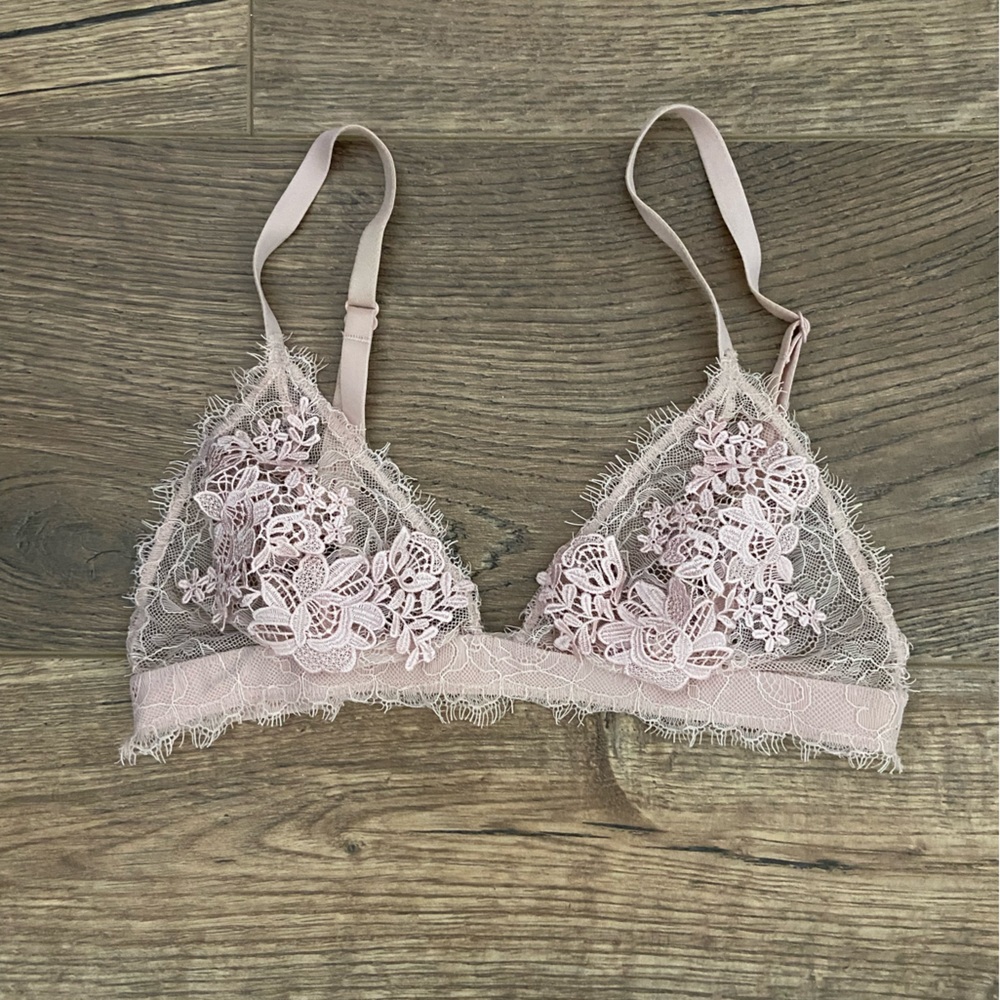 Sheer Lace bralett